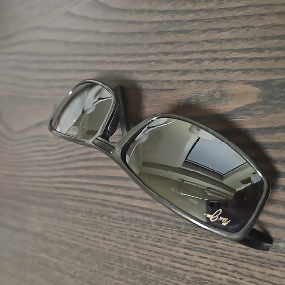 Maui Jim Sunglasses - Picture 2 of 7